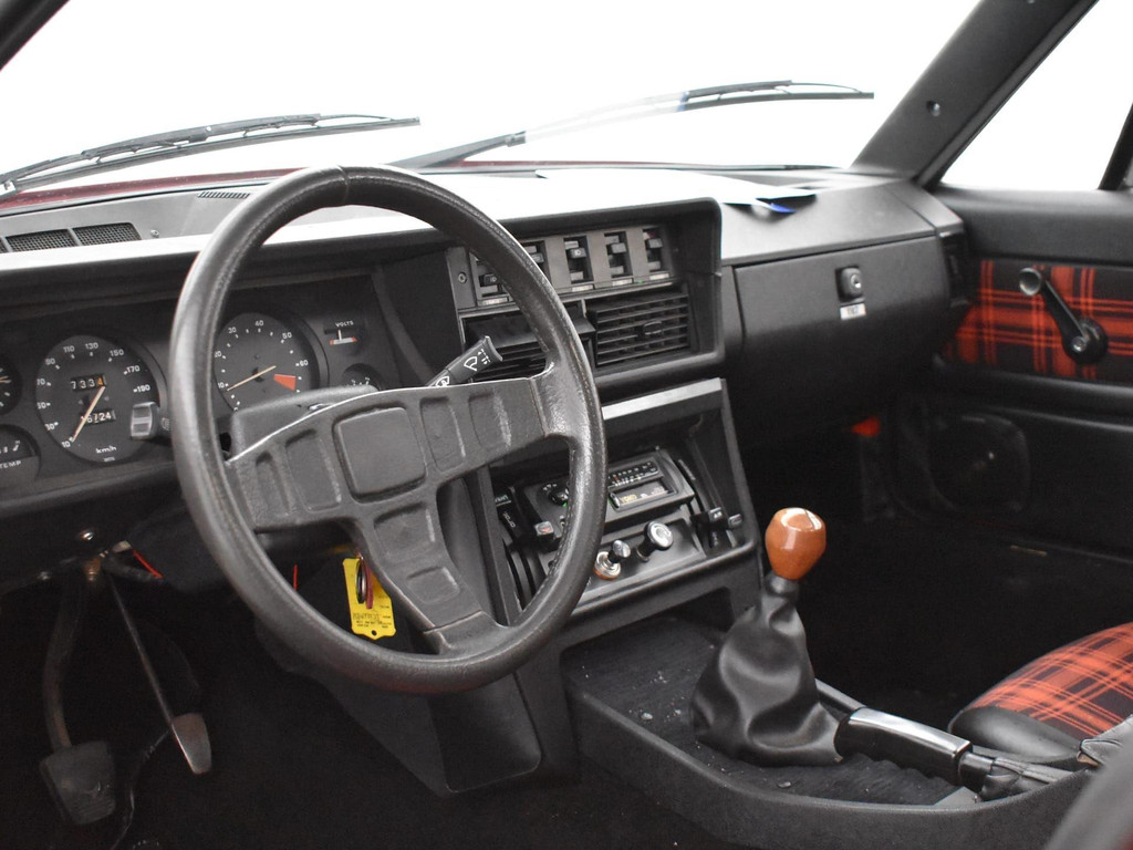 Triumph TR7 2.0 HARDTOP *16.724 KM* ORIG. NL 32650854-3.jpg | Autobedrijf Hazet