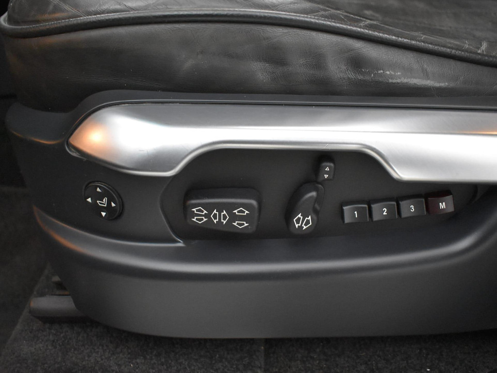 32651057-12.jpg