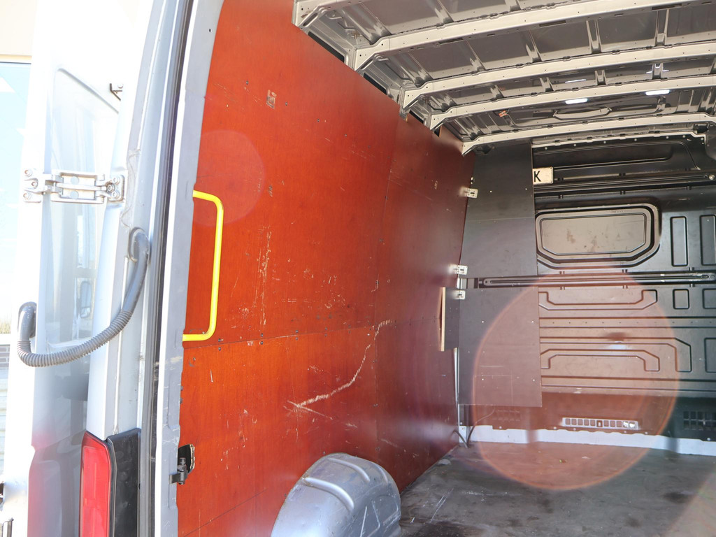 MAN TGE 35 2.0 180 PK AUT. L3H3 + 3000 KG TREKHAAK 43580105-20.jpg | Autobedrijf Hazet