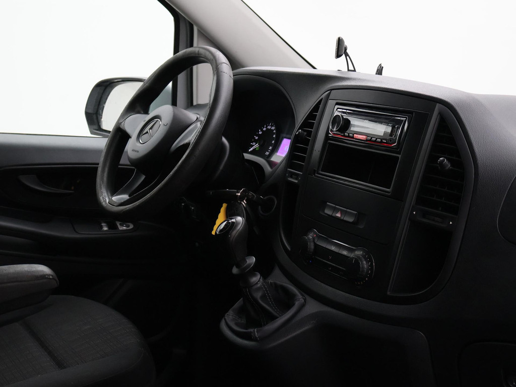 44191648-2.jpg