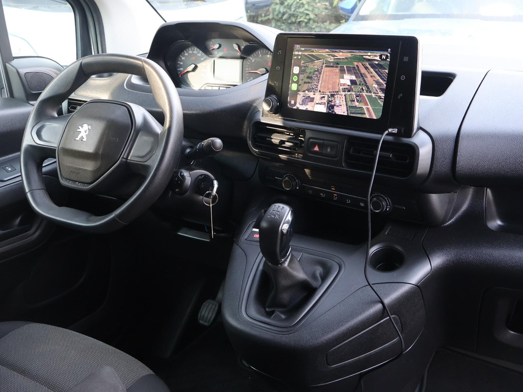 Hyundai H 350 2.5 150 PK 3-ZITS + TREKHAAK 3000KG 51537165-5.jpg | Autobedrijf Hazet