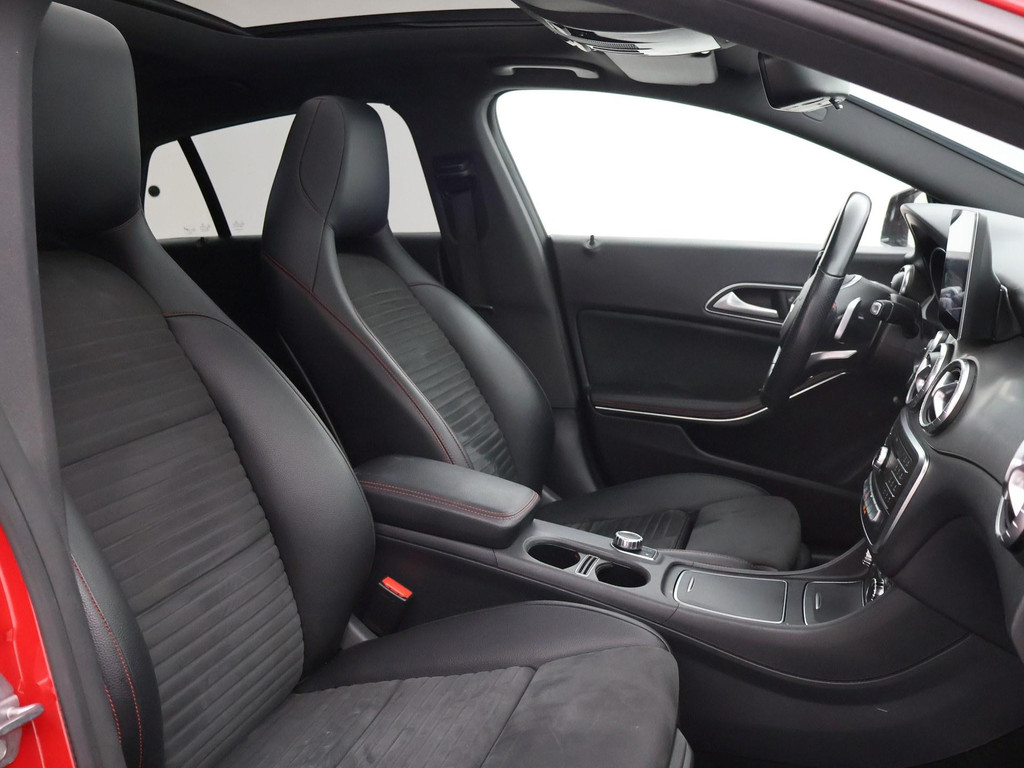 Mercedes-Benz CLA Shooting Brake 180 AMG NIGHT + PANORAMA SCHUIFDAK 47926483-7.jpg | Autobedrijf Hazet