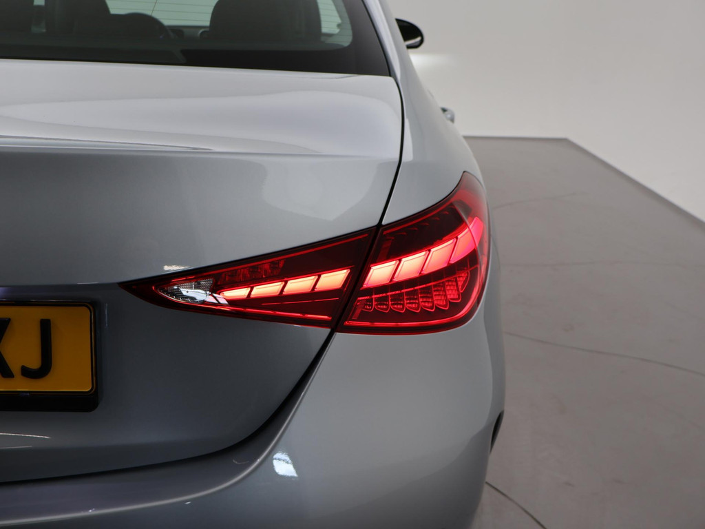 Mercedes-Benz C-Klasse 180 AMG LINE SEDAN + SFEERVERLICHTING | CAMERA 48112351-19.jpg | Autobedrijf Hazet