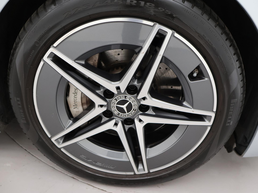 Mercedes-Benz C-Klasse 180 AMG LINE SEDAN + SFEERVERLICHTING | CAMERA 48112351-58.jpg | Autobedrijf Hazet