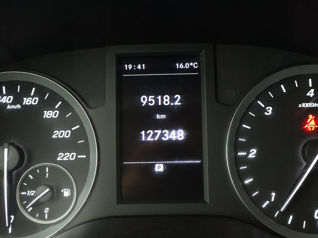 48529120-23.jpg