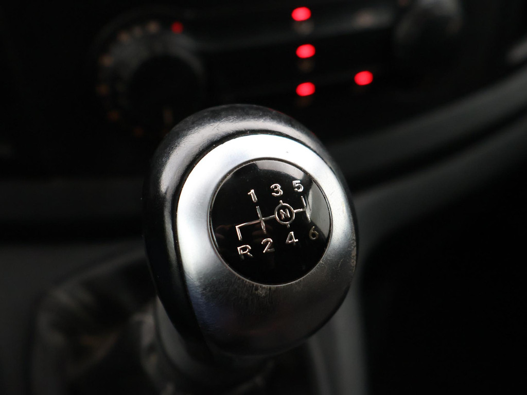 48529120-24.jpg