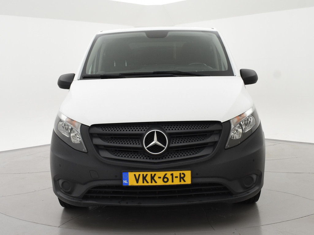 48529120-6.jpg
