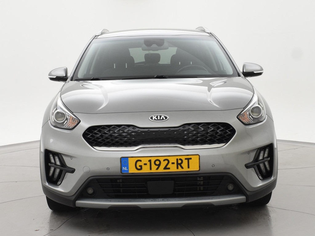 48541235-6.jpg