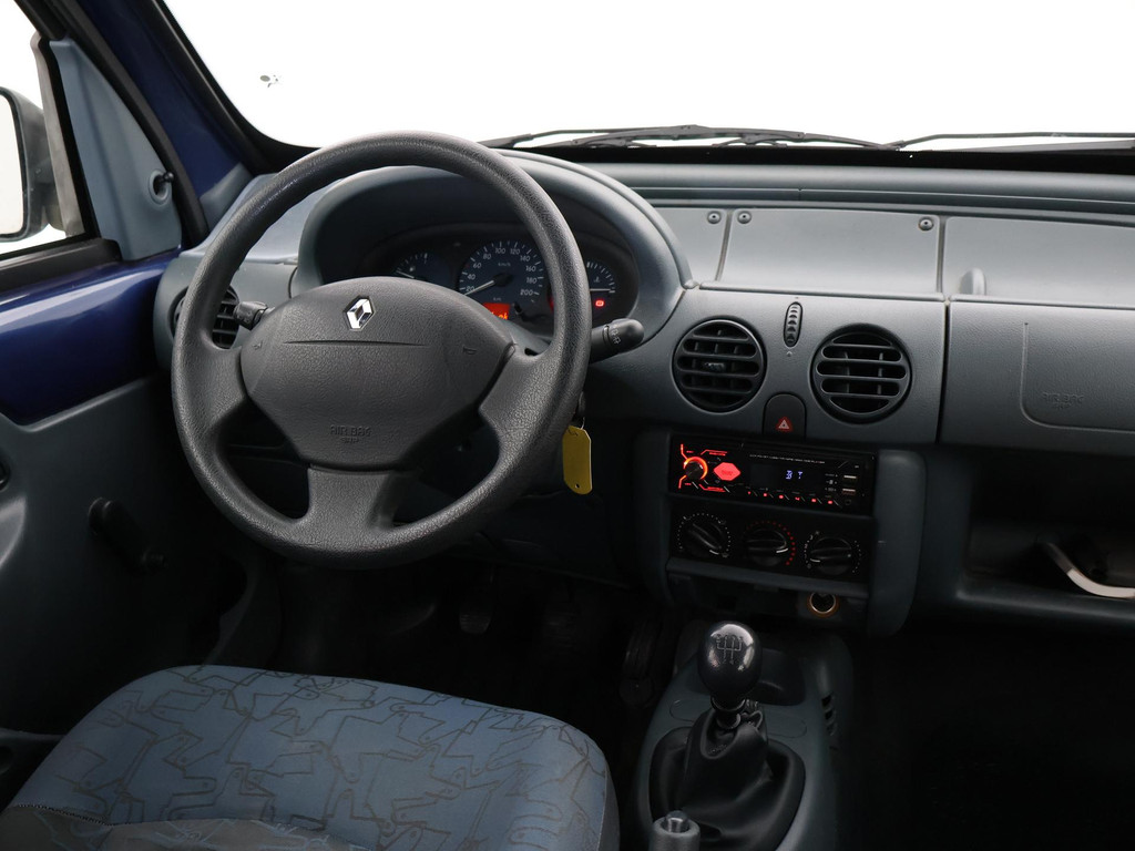 48659606-2.jpg