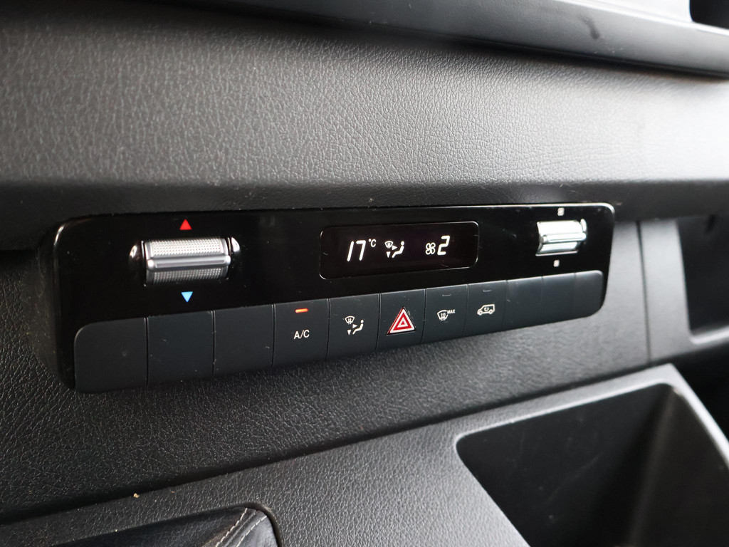 48677730-11.jpg