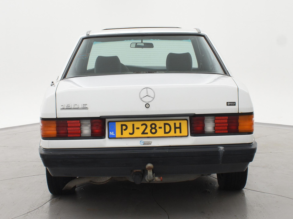 48678068-9.jpg