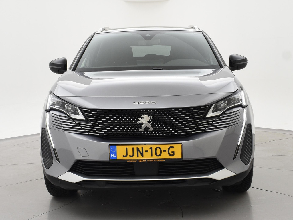 48697059-6.jpg