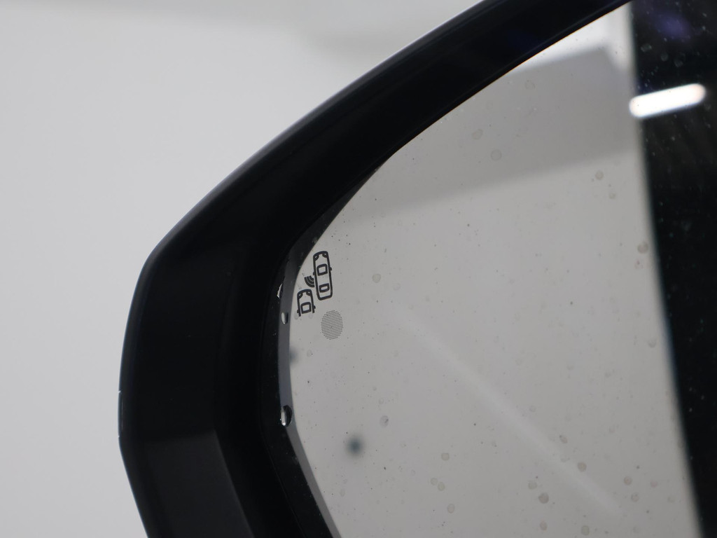 48697059-66.jpg