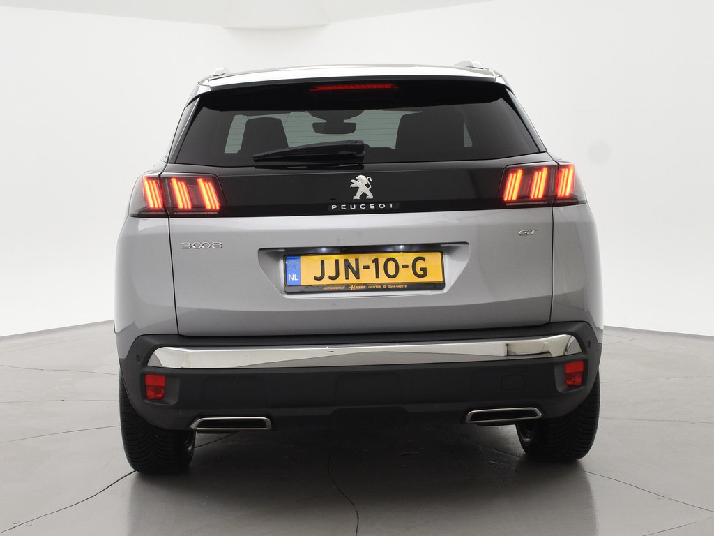 48697059-7.jpg