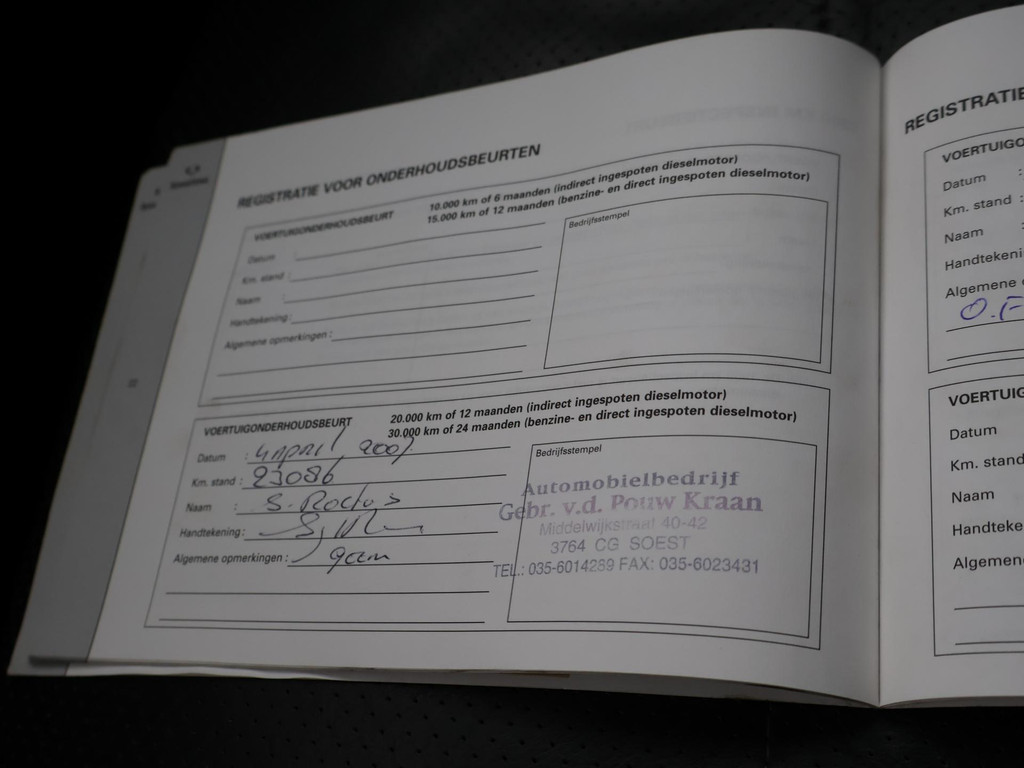 48697924-24.jpg