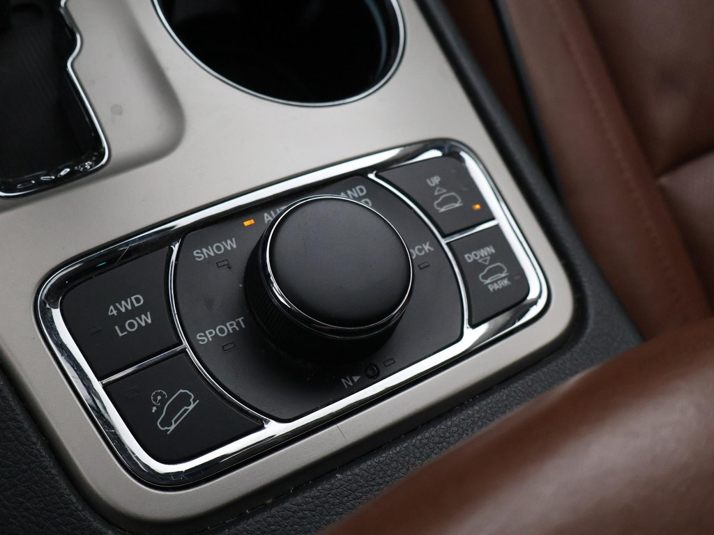 Jeep Grand Cherokee 3.6 V6 OVERLAND GRIJS KENTEKEN + PANORAMA | LEDER 49254219-18.jpg | Autobedrijf Hazet