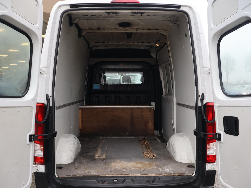 Hyundai H350 2.5 150 PK 3-ZITS + TREKHAAK 3000KG 51537165-8.jpg | Autobedrijf Hazet