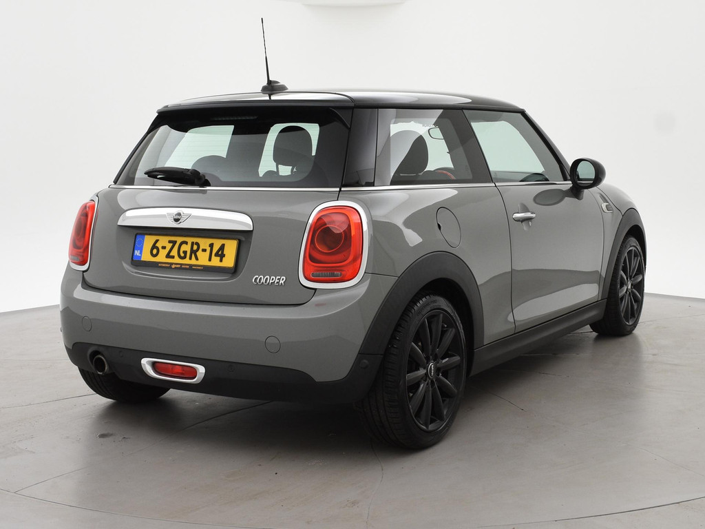 MINI 5-deurs 1.5 136 PK COOPER TWO-TONE *BLAZING RED* 51920473-5.jpg | Autobedrijf Hazet