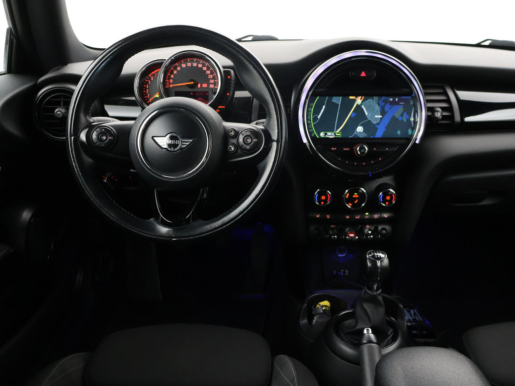 MINI 5-deurs 1.5 136 PK COOPER TWO-TONE *BLAZING RED* 51920473-5.jpg | Autobedrijf Hazet