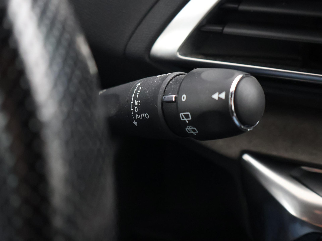 Peugeot 3008 1.6 HYbrid4 300 PK GT + PANORAMA | FOCAL AUDIO 54556691-28.jpg | Autobedrijf Hazet