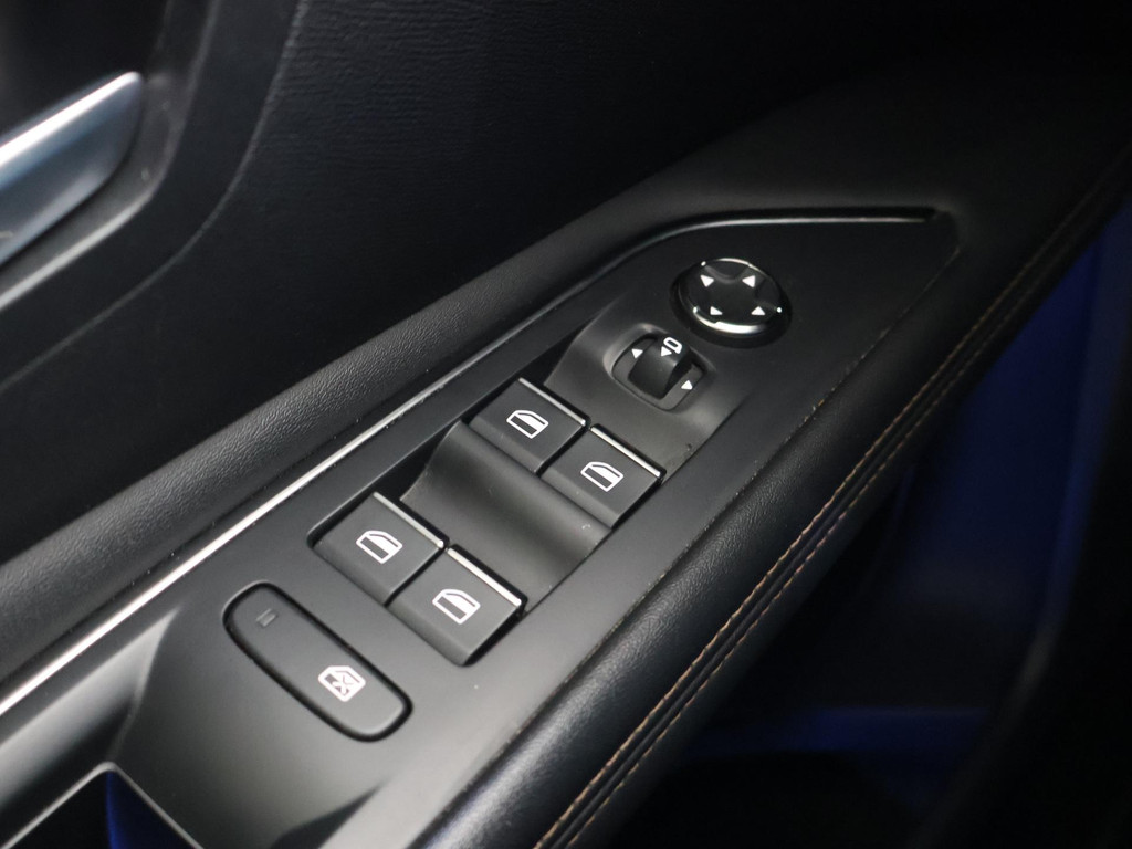 Peugeot 3008 1.6 HYbrid4 300 PK GT + PANORAMA | FOCAL AUDIO 54556691-48.jpg | Autobedrijf Hazet