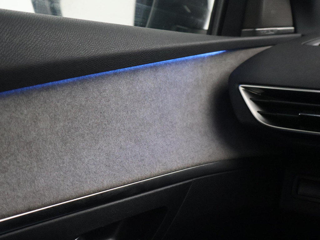 Peugeot 3008 1.6 HYbrid4 300 PK GT + PANORAMA | FOCAL AUDIO 54556691-54.jpg | Autobedrijf Hazet