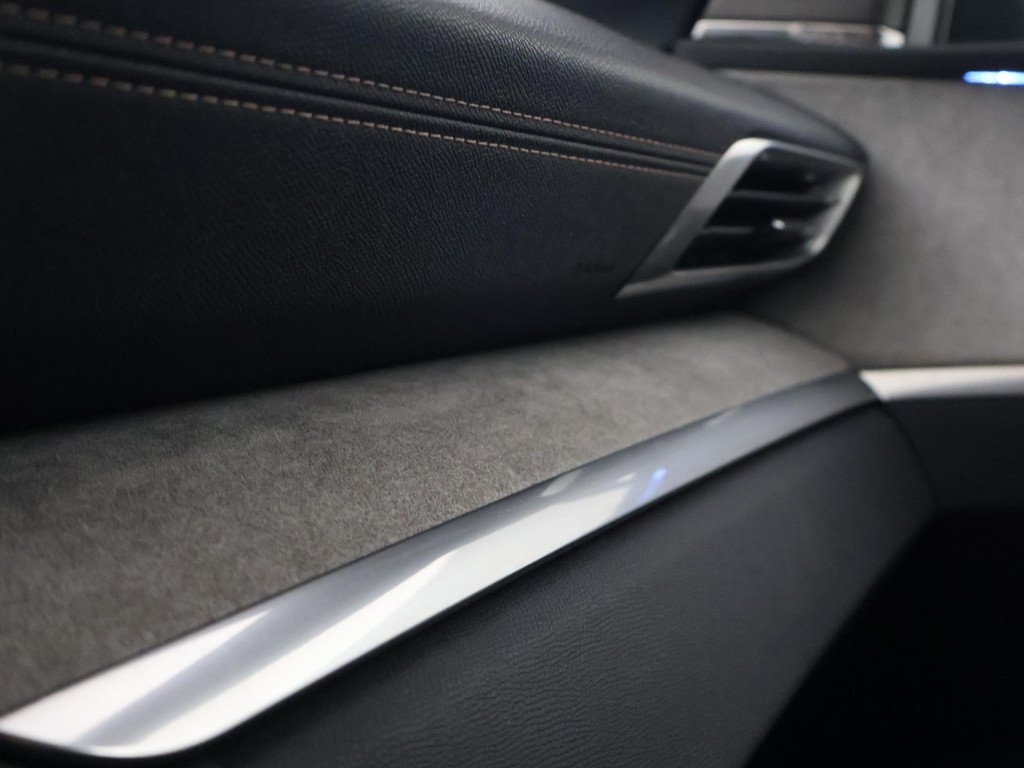 Peugeot 3008 1.6 HYbrid4 300 PK GT + PANORAMA | FOCAL AUDIO 54556691-61.jpg | Autobedrijf Hazet