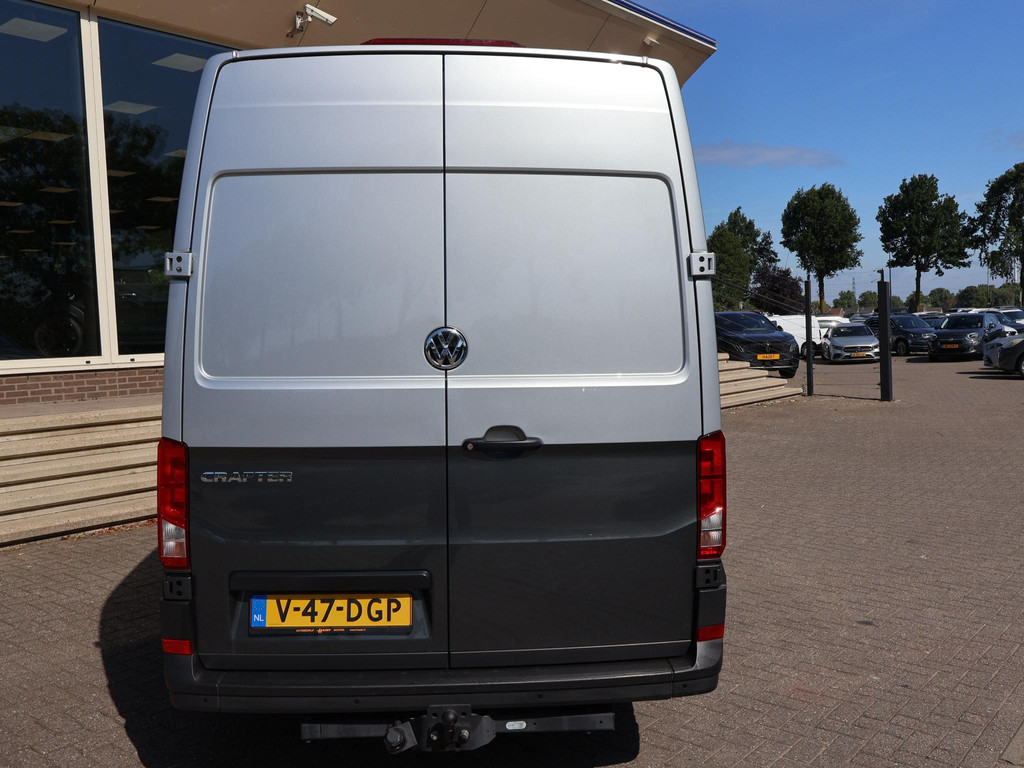 Volkswagen Crafter 35 2.0 TDI 140 PK L3H3 TWO-TONE + 3000 KG TREKHAAK 54766234-13.jpg | Autobedrijf Hazet