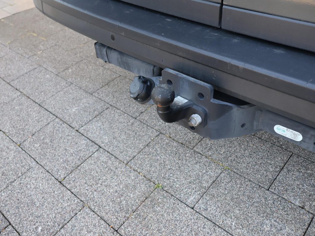 Volkswagen Crafter 35 2.0 TDI 140 PK L3H3 TWO-TONE + 3000 KG TREKHAAK 54766234-27.jpg | Autobedrijf Hazet