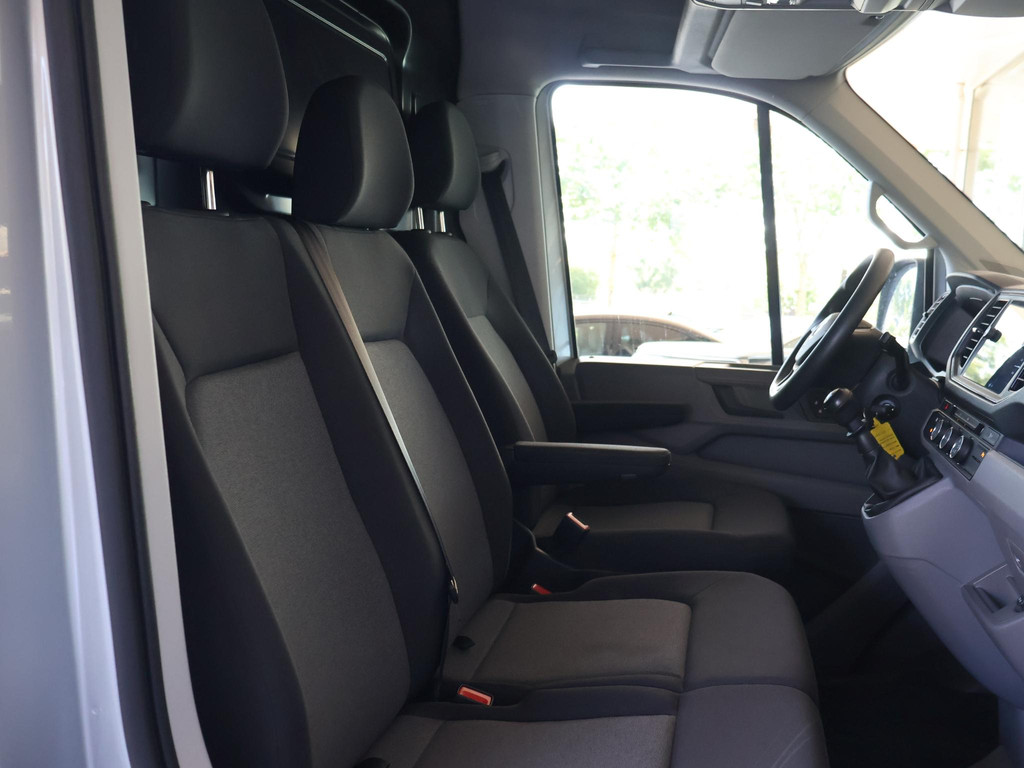 Volkswagen Crafter 35 2.0 TDI 140 PK L3H3 TWO-TONE + 3000 KG TREKHAAK 54766234-3.jpg | Autobedrijf Hazet