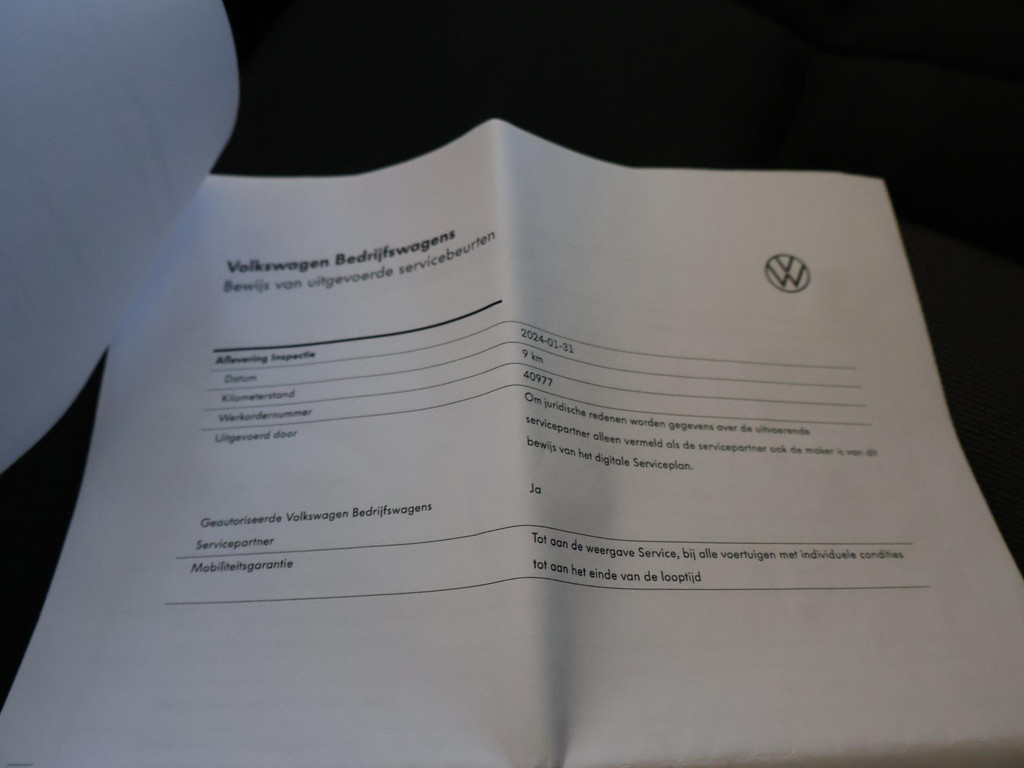Volkswagen Crafter 35 2.0 TDI 140 PK L3H3 TWO-TONE + 3000 KG TREKHAAK 54766234-31.jpg | Autobedrijf Hazet