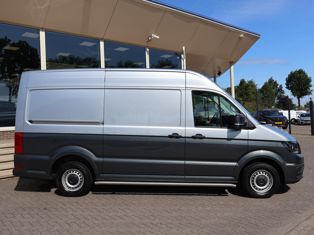 Volkswagen Crafter 35 2.0 TDI 140 PK L3H3 TWO-TONE + 3000 KG TREKHAAK 54766234-4.jpg | Autobedrijf Hazet