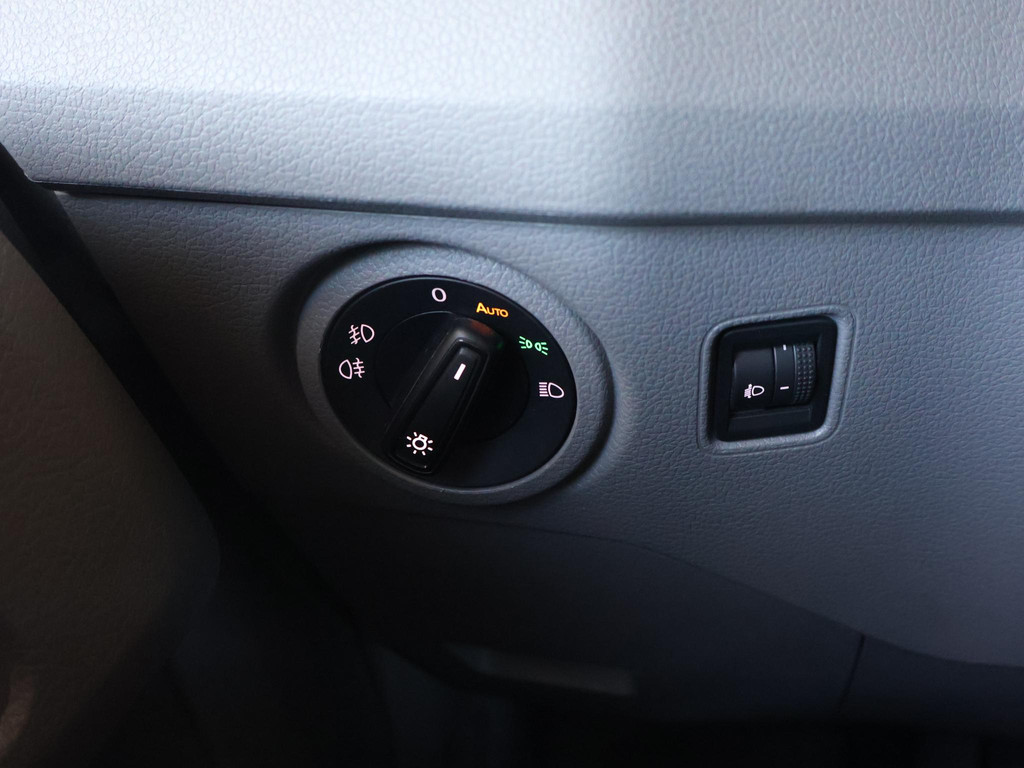 Volkswagen Crafter 35 2.0 TDI 140 PK L3H3 TWO-TONE + 3000 KG TREKHAAK 54766234-41.jpg | Autobedrijf Hazet