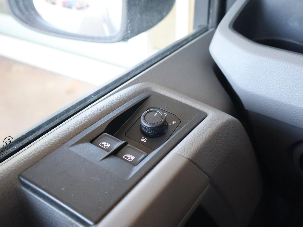Volkswagen Crafter 35 2.0 TDI 140 PK L3H3 TWO-TONE + 3000 KG TREKHAAK 54766234-42.jpg | Autobedrijf Hazet