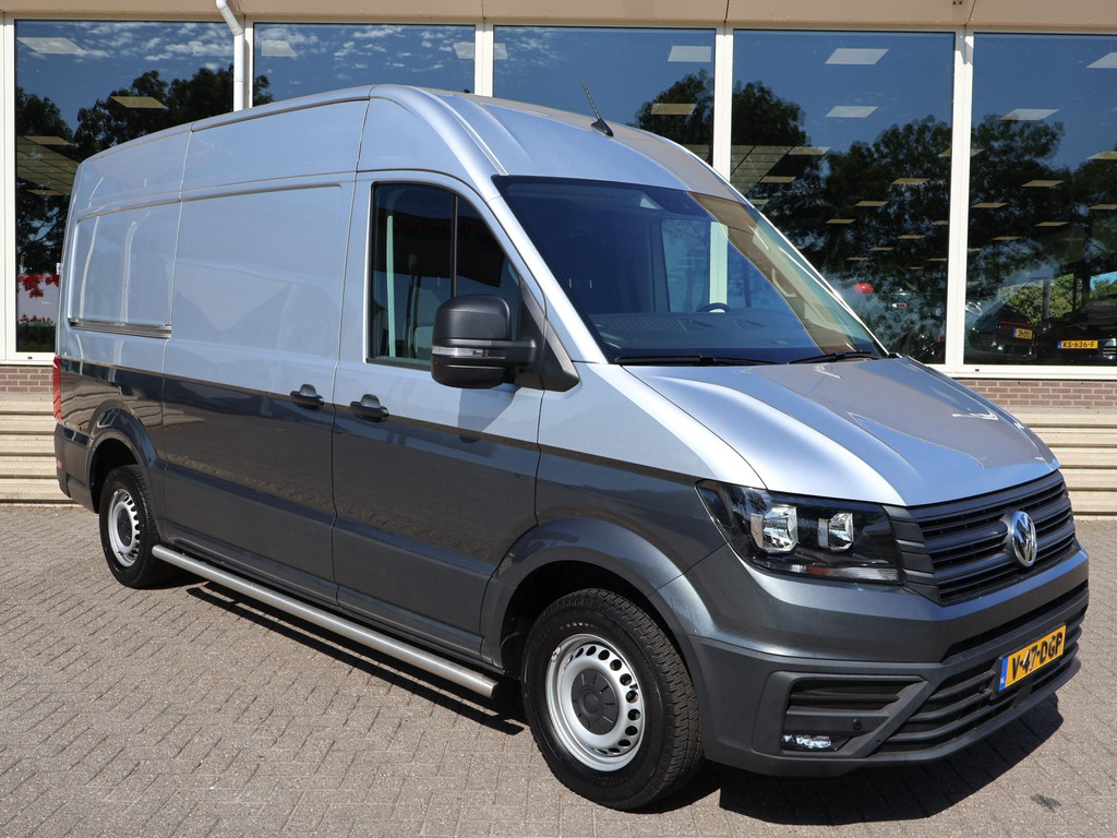 Volkswagen Crafter 35 2.0 TDI 140 PK L3H3 TWO-TONE + 3000 KG TREKHAAK 54766234-8.jpg | Autobedrijf Hazet