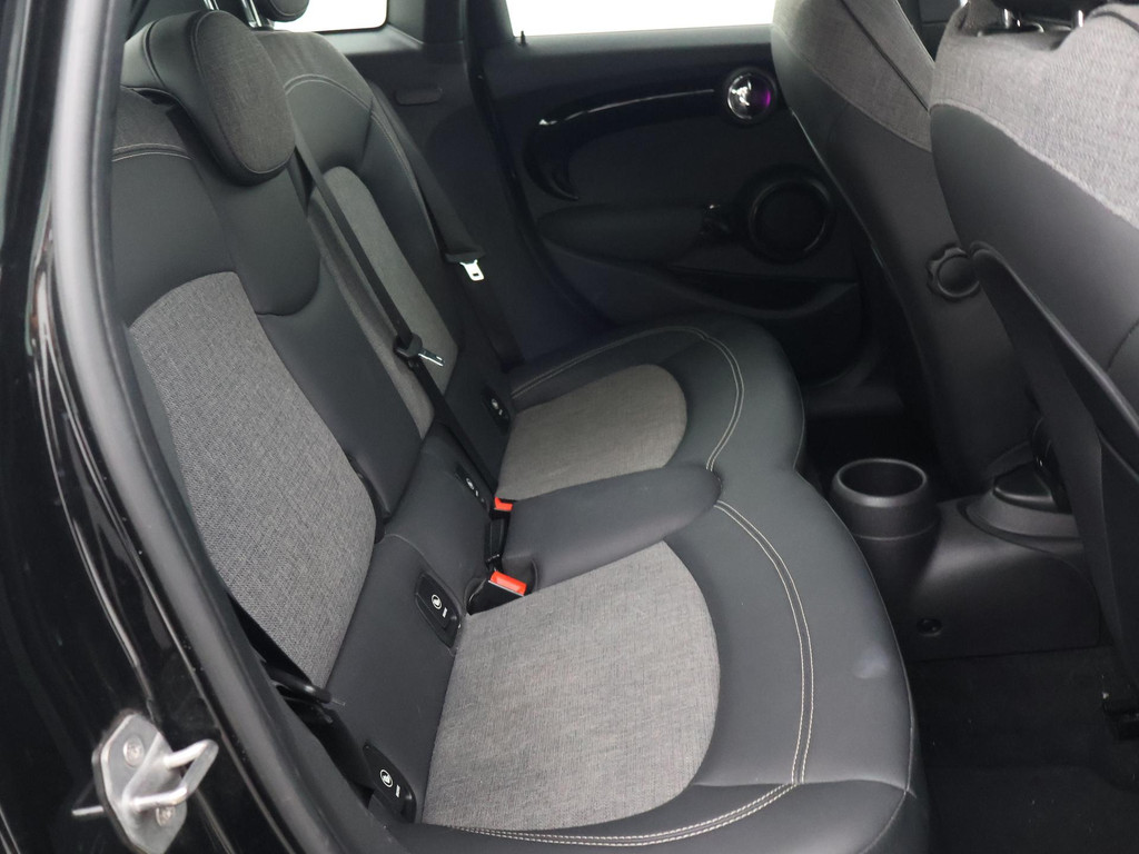 MINI 5-Deurs Cooper S 2.0 192 PK + LED | STOELVERWARMING 54854551-7.jpg | Autobedrijf Hazet