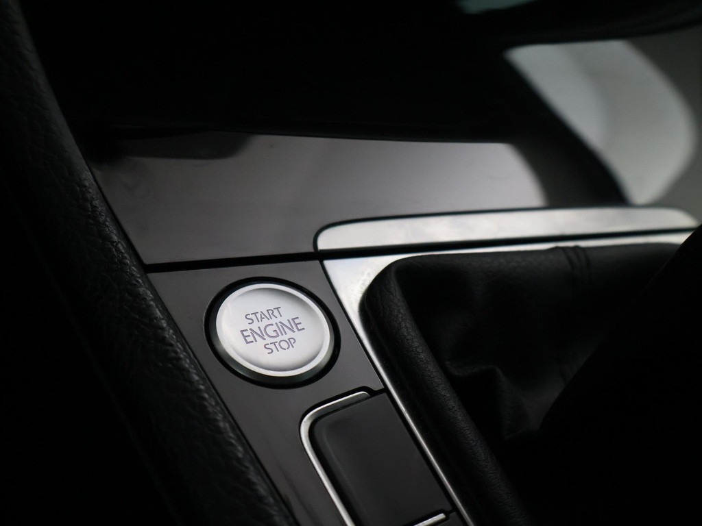 Volkswagen Golf 1.4 TSI 125 PK R-LINE + VIRTUAL COCKPIT | LED 56976502-35.jpg | Autobedrijf Hazet