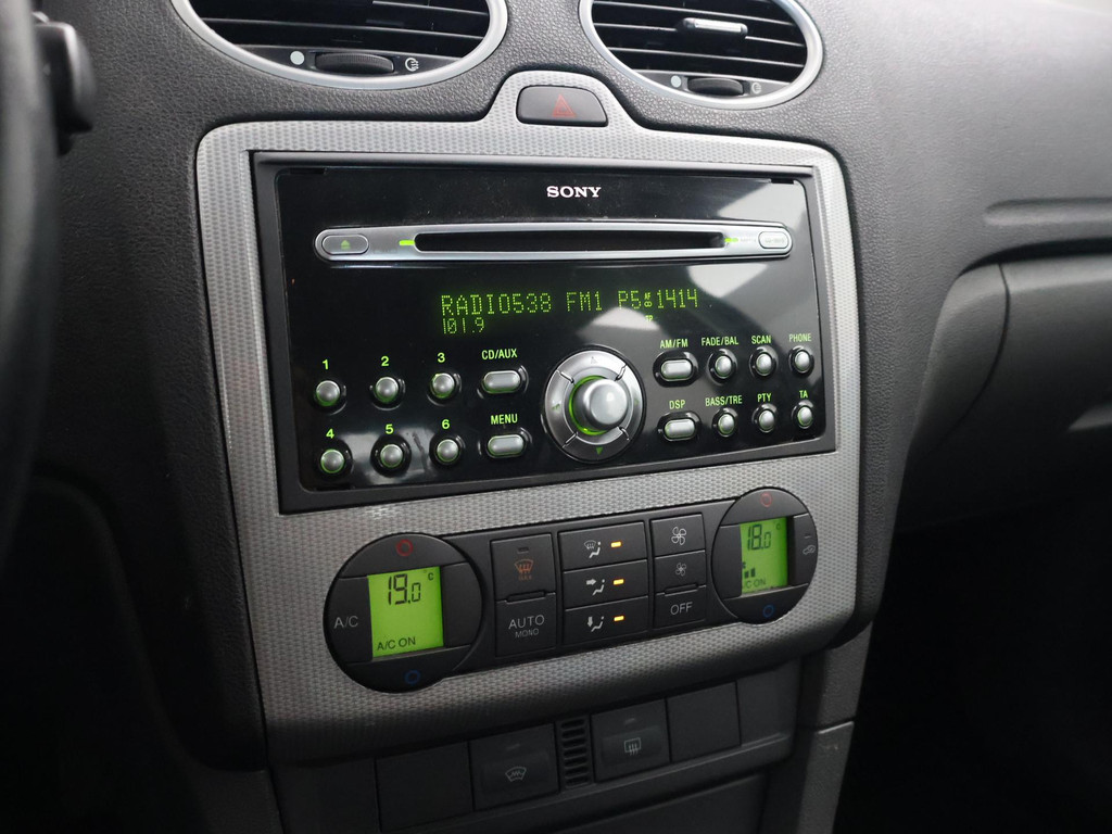 Ford Focus 1.6-16V TITANIUM + TREKHAAK | CLIMATE CONTROL 57151649-4.jpg | Autobedrijf Hazet