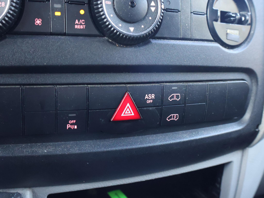 Volkswagen Crafter 2.5 TDI 136 PK AUT. L2H2 + LAADLIFT | RIJPLAAT 57822788-18.jpg | Autobedrijf Hazet