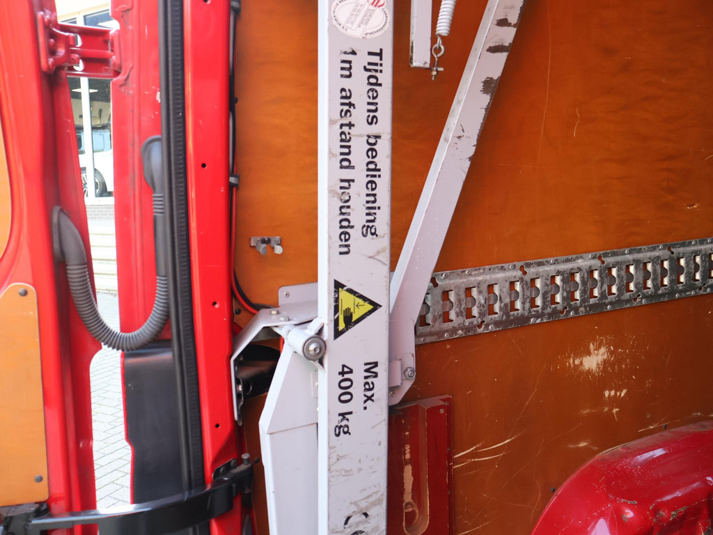 Volkswagen Crafter 2.5 TDI 136 PK AUT. L2H2 + LAADLIFT | RIJPLAAT 57822788-20.jpg | Autobedrijf Hazet